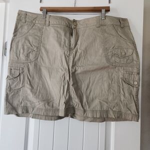 George Skort - Size 20W